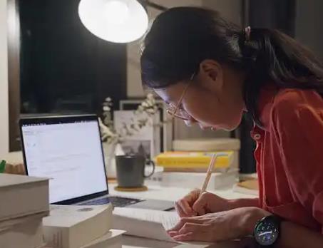 女生做哪些副业可以长期来干?六个不耽误女生上班的副业推荐配图 女生做哪些副业可以长期来干?六个不耽误女生上班的副业推荐配图